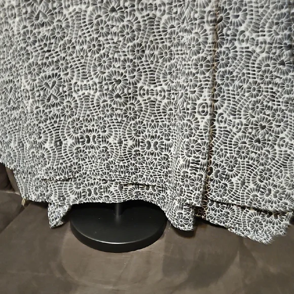 Fever Monochrome Patterned Sleeveless Top - Picture 3 of 8